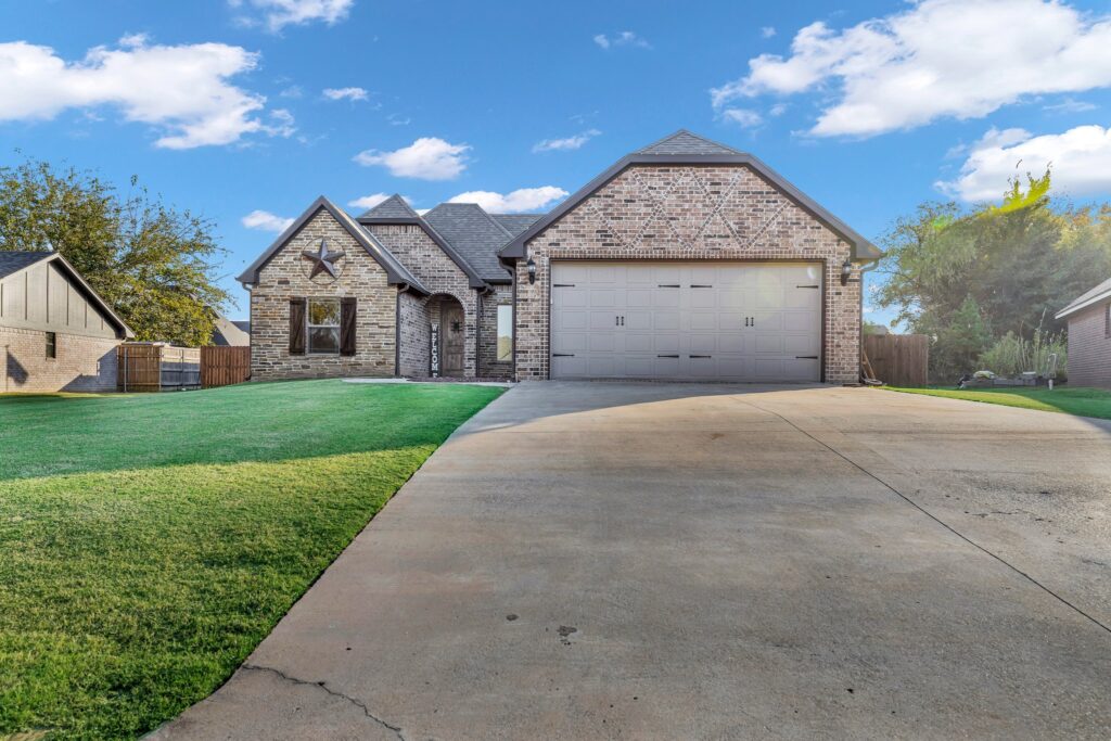 5239 Martin Circle Durant Oklahoma 74701 Closed & SOLD!